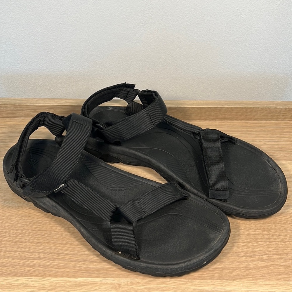 Gently worn Teva black velcro sandals size 13 NO box